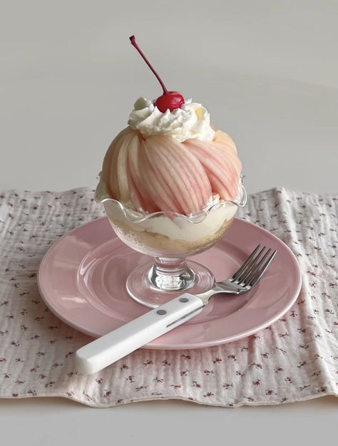 Sundae Aesthetic, Sundae Ice Cream, Peach Cookies, Ice Cream Dessert, Dessert Fruit, Lunch Recipes Healthy, Kawaii Food, Made From Scratch, Ice Cream Sundae