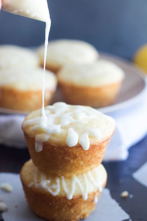 Lemon Sour Cream Muffins . . . These are amazing! Simple to make and perfect for any meal. You are going to love them. | 5boysbaker.com Sour Cream Lemon Muffins, Lemon Muffins With Glaze, Key Lime Icebox Cake, Lemon Dishes, French Breakfast Puffs, Sour Cream Muffins, Snack Bread, Baking Therapy, Kentucky Butter Cake