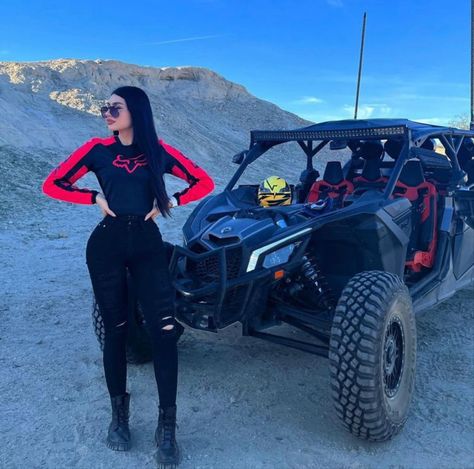 Glamis Outfits, Narcos Outfit Woman, Motocross Outfits, Theme Park Outfits, Motocross Jersey, Summer Picture Poses, Latina Fashion Outfits, 90s Fashion Outfits, Motorcycle Outfit