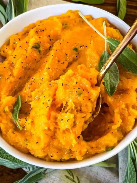 This Mashed Butternut Squash is a simple and easy Thanksgiving side dish recipe. Perfect for fall as a vegan or vegetarian recipe. Gluten free and keto low carb with savory flavors. Cheddar Green Bean Casserole, Thanksgiving Recipes Side Dishes Easy, Easy Thanksgiving Sides, Mashed Squash, Savory Butternut Squash, Mashed Butternut Squash, Homemade Green Bean Casserole, Thanksgiving Side Dishes Easy, Vegetarian Gluten Free