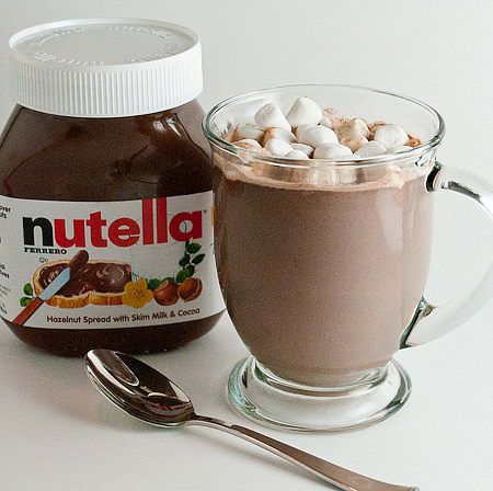 Stir in a spoonful (or two!) of Nutella to your hot cocoa. It's like heaven in your mouth. Nutella Hot Chocolate Recipe, Nutella Hot Chocolate, Gluten Free Milk, Hot Cocoa Recipe, Cocoa Recipes, Dairy Queen, Homemade Hot Chocolate, Chocolate Caliente, Hazelnut Spread