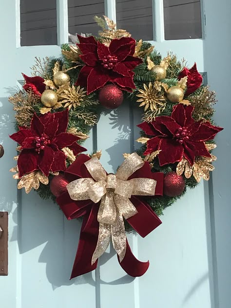 Homemade Christmas Wreaths, Christmas Decorations Centerpiece, Christmas Wreaths With Lights, Christmas Wreaths Diy Easy, Elegant Christmas Trees, Gold Christmas Decorations, Christmas Centerpieces Diy, Easy Christmas Decorations, Christmas Wreaths To Make