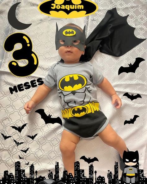 Li Gonçalves on Instagram: "Meu Batman Baby fez 3 meses 🦇amam você!!! 💚 #batman #mesversario #dcuniverse #heroes #mamaesdebrasilia #mamaedeprimeiraviagem #maedemenino" Batman Baby, Batman Theme, Baby Batman, 3 Month Baby, Instagram Model, Start A Blog, Baby Milestones, Happy Baby, Pregnancy Announcement