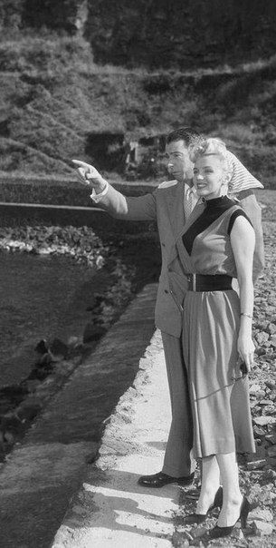 Marilyn Monroe and Joe DiMaggio in Japan, 1954. Joe Dimaggio Marilyn Monroe, Howard Hughes, Joe Dimaggio, Marilyn Monroe Photos, Norma Jean, Norma Jeane, Blonde Bombshell, Two People, Hollywood Stars