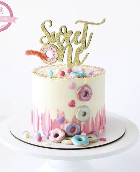 Sweet One Theme Cake, Sweet One Birthday Theme Cake, Donuts Smash Cake, Sweet One Donut First Birthday Cake, Threenager Cake, Donut Smash Cake Girl, Sweet One Smash Cake, Sweet One First Birthday Cake, 2 Fast Birthday Cake