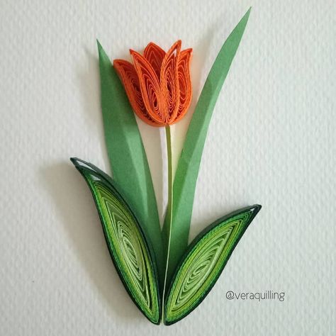 Quilled Tulips Tutorial, Quilled Tulips, Quilled Vegetables, Quilling Tulips Tutorial, Quilling Tulips, Tulip Quilling Pattern, Quilling Daffodil, Quilling Arts, Quilled Bouquet Paper Flowers