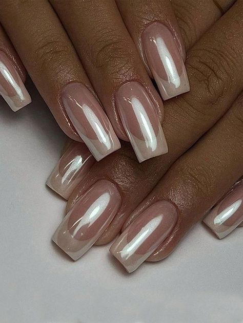 Elegant and Chic Summer Nails 2024: Short, Simple French Tips, and Trendy Color Combos Simple Clean Nails Classy, French Tips With Chrome Square, Crome French White, Square White Chrome Nails, Crome Nails Designs Short, Chic Nails Short, Feminine Nails Classy, Office Nails Classy, French Tip With Chrome