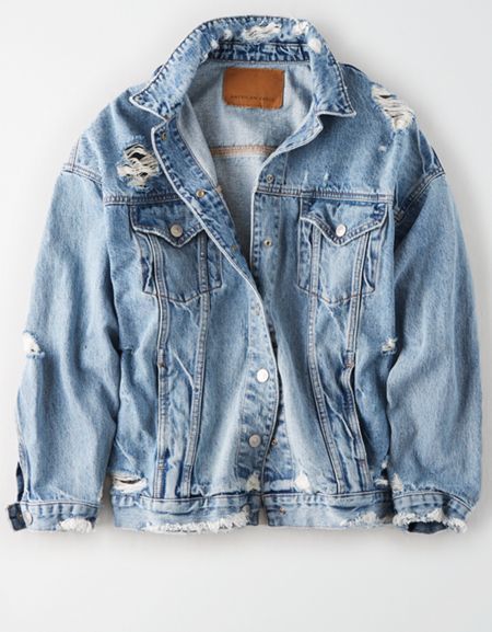 AE Boyfriend Denim Jacket Denim Dye, Cute Jean Jackets, Boyfriend Denim Jacket, Jean Jacket Outfits, Boyfriend Denim, Free Jeans, Summer Denim, Jeans Diy, Distressed Denim Jacket