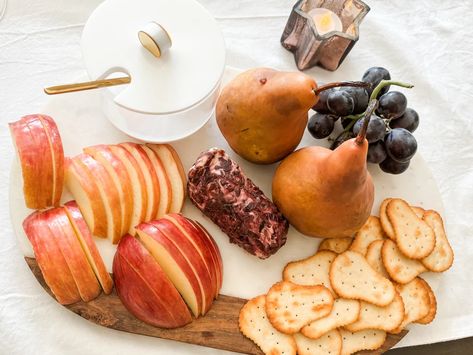 Rosh Hashanah - Tips for Setting a Beautiful Table– Peace Love Light Shop Rosh Hashanah Table, Passover Seder Plate, Apple Honey, Hanukkah Food, Gold Spoon, Kiddush Cup, Hanukkah Decorations, Hanukkah Candles, Passover Seder