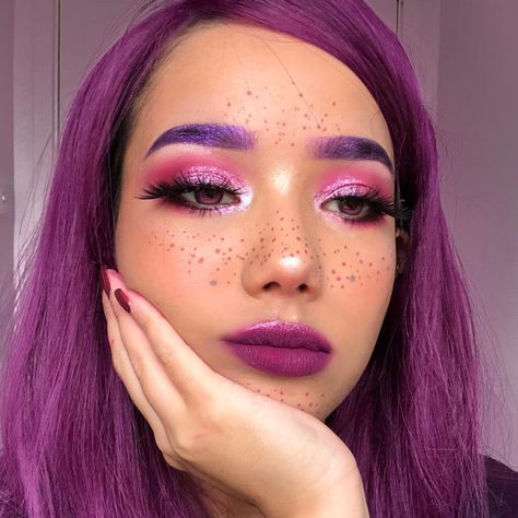 We are so into @junecrees look using the #VenusXL Palette! 💜 TODAY ONL Grunge Makeup Ideas, 90s Grunge Makeup, Grunge Makeup Tutorial, Neo Grunge, Make Up Tutorials, Bright Makeup, Tokyo Street Fashion, Makeup Glam, Wedding Makeup Looks