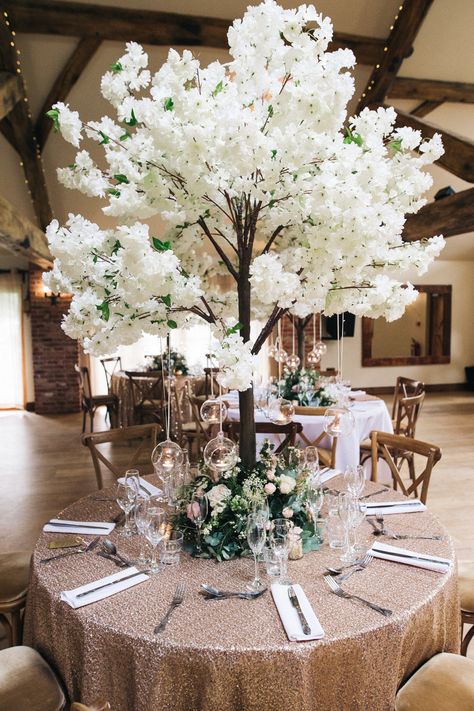 Wedding Tree Table Decorations, Flower Tree Centerpiece, Blossom Tree Wedding Centerpiece Ideas, Wedding Blossom Trees, Blossom Tree Centrepiece Wedding, Blossom Tree Wedding Decor, Wedding Centerpieces Tree, Tree Centrepiece Wedding, White Tree Decorations