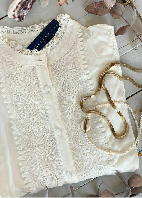 French Style Outfits, Famous Outfits, Simple Kurta Designs, Designer Kurti Patterns, Womens Trendy Dresses, Kurti Neck Designs, Kurti Designs Party Wear, Pretty Blouses, Fashion Capsule