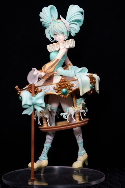 Mlp Human Figures, Miku Figure Poses, Snow Miku Pfp, Anime Figures Poses, Action Figure Poses, Genshin Figures, Hatsune Miku Figurines, Figurine Poses, Christmas Miku