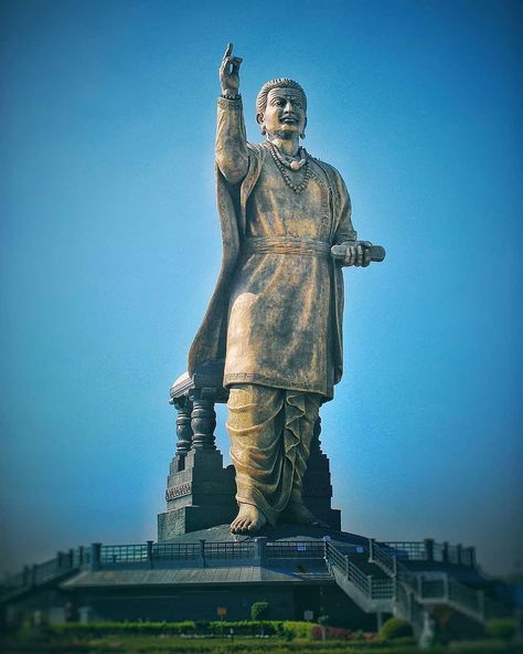 Basaveshwara statue , Karnataka , India. Basaveshwara Images Hd Background, Basweshwara Hd, Basveswar Maharaj, Basavana Images Hd, Basweshwara Maharaj, Basaveshwara Photos, Mahatma Basweshwar Photo Hd, Basavanna Images Hd Wallpapers, Basavanna Images Hd