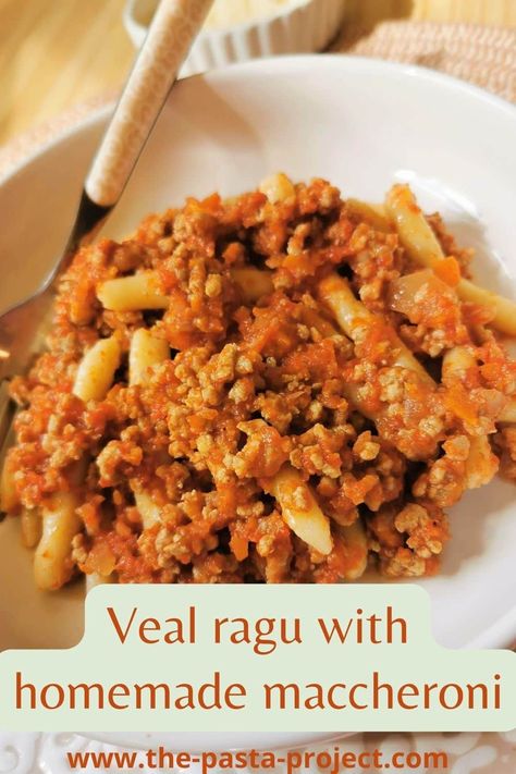 Veal ragu with homemade maccheroni Veal Ragu, Meat Pasta Recipes, Italian Pasta Recipes Authentic, Lamb Pasta, Winter Pasta, Veal Stew, Italian Pasta Sauce, Pasta With Meat Sauce, Ragu Recipe