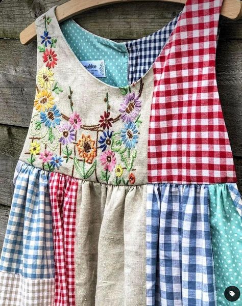 Ropa Upcycling, Patchwork Clothes, Quilt Dress, Sewing Projects Clothes, Upcycled Fashion, Clothes Sewing Patterns, Recycle Clothes, Vintage Linen, Patchwork Dress