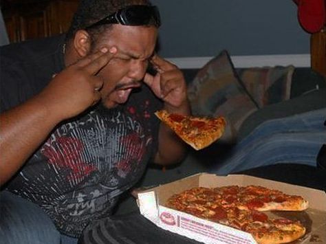 psychic eating! Pizza Meme, Funny Black People, Pizza Funny, The Force Is Strong, Love Pizza, Eat Pizza, Best Funny Pictures, Black People, Best Memes