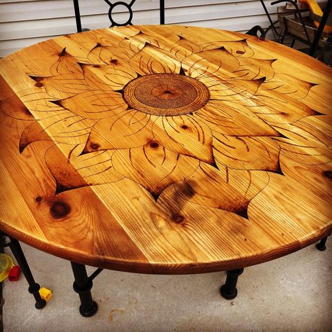 How i wood burned my patio table with a flower. Wood burning pyrography. Wood Burned Sunflower Table, Wood Burn Coffee Table, Wood Burning Furniture Ideas, Wood Burned Table Top, Wood Burned Coffee Table, Wood Burning Table Top Design, Wood Burning Furniture, Pyrography Furniture, Wood Burned Table