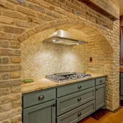 Brick Kitchen Hood Surround, Brick Stove Surround Kitchen, Neutral Marble, Whitewashed Brick, Alcove Ideas, Kitchen Cooktop, Kitchen Cottage, Neutral Tile, White Wash Brick