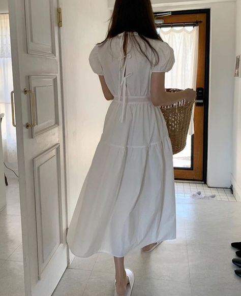 Housewife Aesthetic, Farm Girl, Mode Inspo, The Door, Sundress, A Woman, White Dress, Fashion Inspo, Summer Fashion