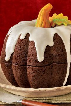 Fall Cake Flavors, Fall Cake Decorating Ideas, Fall Cake Decorating, Wedding Cakes Fall, Fall Cake Ideas, Pumpkin Shaped Cake, Iced Pumpkin Cookies, Pumpkin Shaped Cookies, Halloween Cake Recipes