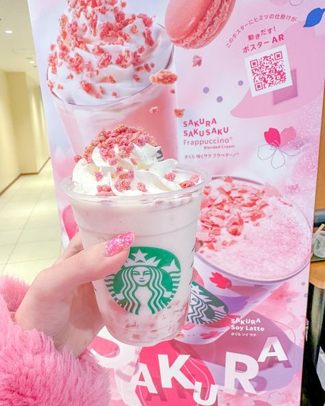 Cherry Blossom Food, Cherry Blossom Frappuccino, Sanrio Desserts, Sakura Starbucks, Sakura Food, Sakura Latte, Refresher Drinks, Japanese Starbucks, Pastel Food