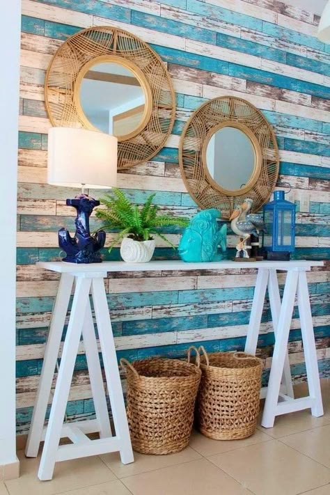 Florida Furniture Ideas, Diy Washroom Decor, Rustic Coastal Decor, Beach Furniture, Beach House Interior Design, Rustic Coastal, Beach Room, Beachy Decor, Deco Originale