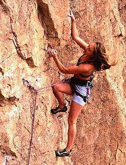 Overcome the fear of falling January Goals, Lynn Hill, Rock Climbing Women, Heather Robinson, Climbing Girl, Trad Climbing, Sport Climbing, Sports Aesthetic, Rock Climbers