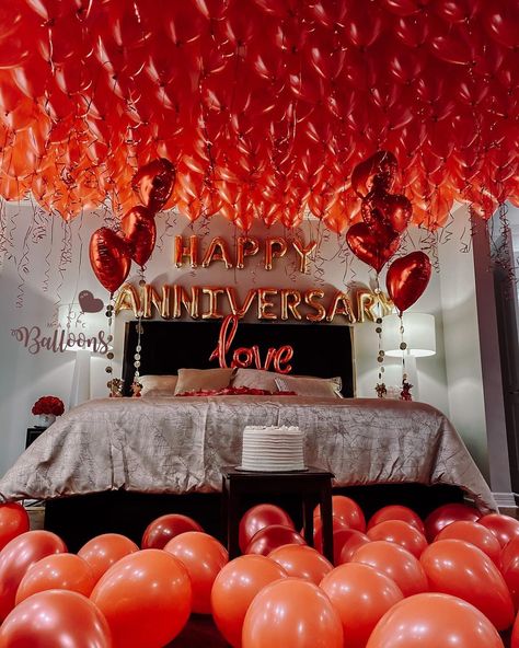 A UNIQUE BALLOON EXPERIENCE on Instagram: “Even though the years pass, Love should never stay behind. #HappyAnniversary ❤️ #MagicBalloons #MagicBalloonspdx #Portland #PDX #oregon…” Love Anniversary Decoration Ideas, Bedroom Anniversary Decoration, Anniversary Hotel Decoration Ideas, Happy Anniversary Room Decoration, Anniversary Celebration Ideas Decoration, Happy Anniversary Balloon Decoration, Decorating Ideas For Anniversary, Anniversary Hotel Room Ideas Romantic, Happy Anniversary Decorations Room