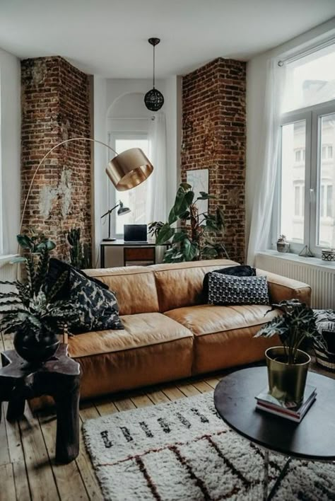 Furnitur Ruang Keluarga, Ett Hem, Interior Design Per La Casa, Industrial Interior Design, Brown Living Room, Style Deco, Design Del Prodotto, Living Room Inspo, A Living Room