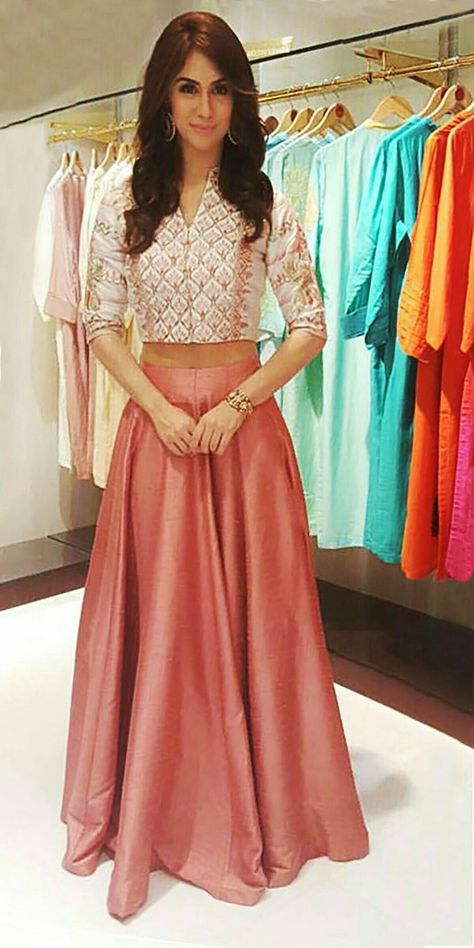 Crop top Skirt And Crop Top, Indian Skirt, Fashion Teenage Girls, Crop Top Skirt, Lehenga Designs, Indian Attire, Indian Outfit, Indian Designer Wear, Western Dresses