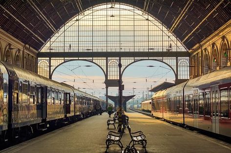 Seaside Train Station, Victorian Railway Station, Budapest Train Station, Old Railway Station, Europe By Train, Abandoned Train Station, Old Train Station, Railway Museum, Old Train