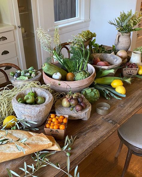 Lyke Minded ™️ on Instagram: “Farm to table provisions styled by me and @oliveateliers to give you that Provençal farmers market feeling at home. Can our antique dining…” Mini Farmhouse, Feeling At Home, Secret Garden Parties, Antique Dining Tables, Refreshing Food, Farm To Table, Summer Soiree, Farm Theme, Harvest Season