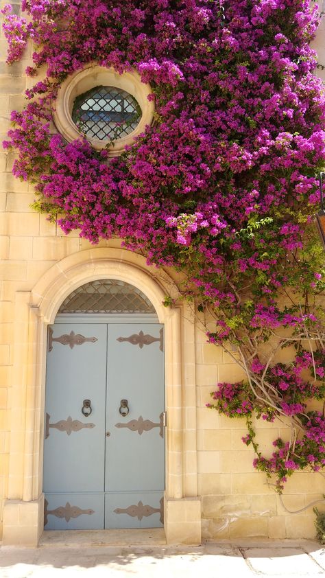 Mdina Malta, Malta Gozo, Acrylic Set, Beautiful Places To Visit, Malta, Save The Date, House Ideas, Beautiful Places, Places To Visit