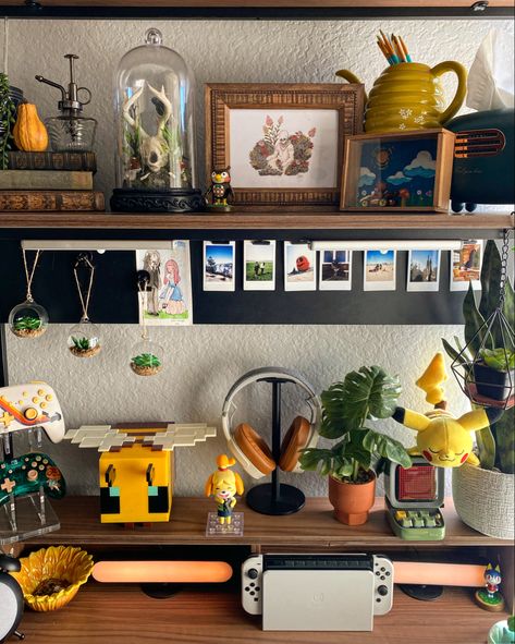 Cute Gaming Desk Ideas, Nerdy Desk Decor, Gaming Setup Pokemon, Diy Gaming Setup, Pokemon Apartment, Pokemon Bedroom Aesthetic, Pokemon Desk Setup, Eclectic Desk Decor, Orange Desk Setup