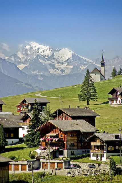 Rhone Valley Germany Village, Swiss Village, Landscape Painting Tutorial, Places In The World, Beautiful Villages, Most Beautiful Cities, Beautiful Places In The World, Beautiful Places To Visit, Beautiful Islands