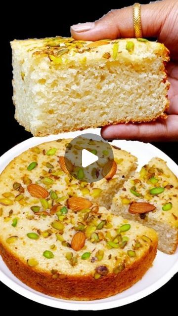 Suji Ka Cake Recipe, Suji Cake Recipe Eggless, Sooji Cake Recipe, Egg Less Cake Recipe, Suji Cake Recipe, Eggless Pudding, No Oven Cake, Dessert Graham, Cake Ingredients List