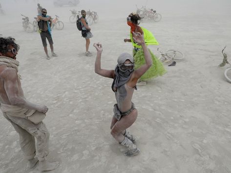 Burning Man Pictures, Burning Man Images, Burning Man 2017, Burning Man Art, Burning Men, Black Rock Desert, Burning Man Fashion, Black Rock City, Dust Storm