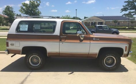 No Time to Enjoy: 1980 Chevy K5 Blazer #ForSale #Chevrolet - https://barnfinds.com/no-time-to-enjoy-1980-chevy-k5-blazer/ Chevy K5 Blazer, Chevy Blazer K5, Retro Truck, Blazer K5, Hippie Car, Chevrolet Truck, Chevy Blazer, Classic Ford Trucks, K5 Blazer