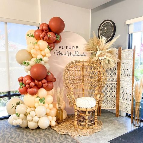 Lilly on Instagram: "Future Mrs. Maldonado 💍 Balloon Styling/ Arch Wall @airygarlands Pampas Arrangement @airygarlands Peacock chair/ macrame divider/ jute rug pampas vases @thebohothrift Thank you so much for letting us be part of this special moment. • • #airygarlands #balloonstylist #balloonstyling #luxuryballoons #bridalshower #futuremrs #bridetobe #balloondecor #bohostyle #bohodecor #yubacityballoons #eventstyling" Peacock Chair Backdrop, Peacock Chair Bridal Shower Ideas, Peacock Chair Baby Shower Ideas, Macrame Divider, Peacock Chair Decor, Pampas Arrangement, Balloon Styling, Baby Shower Chair, Chair Macrame