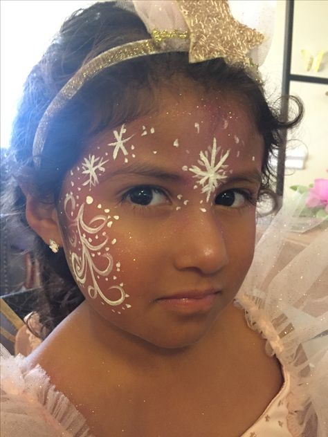 Winter Wonderland Face Paint, Snowflake Face Paint, Face Paint Christmas, Sugar Plum Fairy Makeup, Christmas Face Painting, Fairy Tea Parties, Simple Snowflake, Face Painting Easy, Winter Face