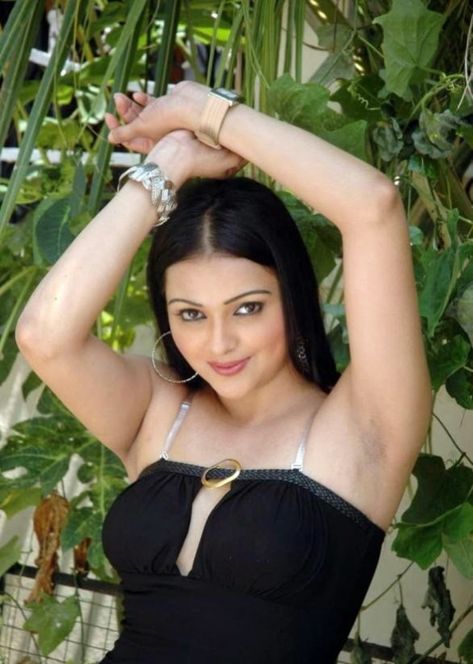 Hot Armpit Photos of South Indian Actress Black Armpits, Women Photography, Indian Woman, Beautiful Long Hair, Beautiful Smile Women, Latest Pics, Hottest Celebrities, Actress Photos, Celebrity Pictures