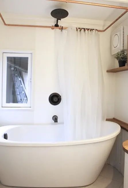 Tub Shower Combo Remodel, Soaking Tub Shower Combo, Tiny House Bathtub, Bathroom Tub Shower Combo, Shower Combo, Tiny House Swoon, Small Bathroom With Shower, Bathroom Tub Shower, Bathroom Shower Design