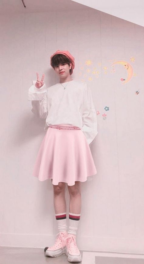 Skz In Skirts, Skz Maid Outfit, Felix In A Skirt, Felix Skirt, Plastic Skirt, Boys In Skirts, Frozen Outfits, Guys In Skirts, His Obsession