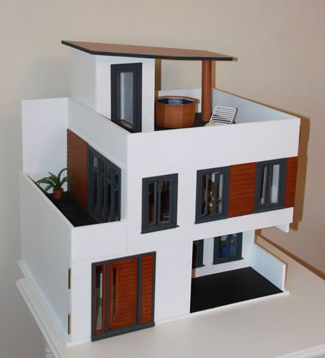 Pimpin...now THAT'S a barbie house! Modern Dolls House, Mini Moderns, Model House, Architecture Model Making, Cardboard House, Modern Dollhouse, Barbie House, Miniature Houses, Miniature House