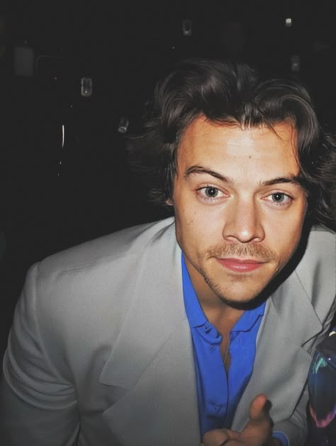 Harry Styles Snl, Harry Styles Cute, Harry Styles Wallpaper, Harry Styles Pictures, Harry Styles Photos, Family Show, Mr Style, Treat People With Kindness, Snl