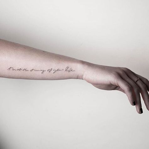 "trust the timing of your life" // beautiful handwriting ✏ by tattoo artist @xoxotattoo #realtattoo #inkspiration Timing Tattoo, Can Tattoo, Handwriting Tattoo, Do Tattoo, The Timing Of Your Life, Handwriting Tattoos, Trust The Timing, Realistic Fake Tattoos, Custom Temporary Tattoos