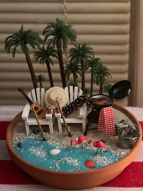 Cardboard Houses For Kids, Beach Display, Miniature Garden Diy, Miniature Beach Scene, Miniature Objects, Money Cakes, Soap Design Ideas, Lighthouse Crafts, Beach Fairy Garden