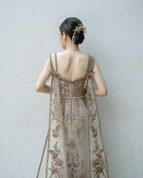 Stella Lunardy, Sangjit Dress, Pastel Gown, Embroidery Wedding Dress, Curved Neckline, Couture Mode, Bride Accessories, Fantasy Gowns, Embroidery Dress