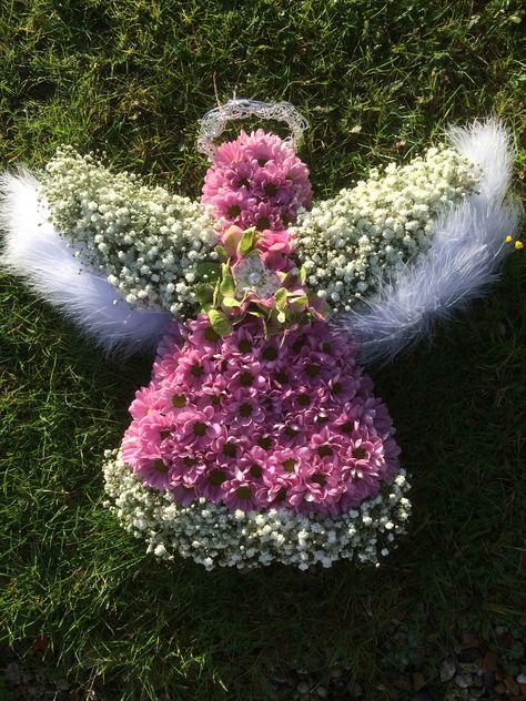 Angel Flower Arrangements, Grave Decorations Cemetery, Cemetary Decorations, Casket Flowers, Gravesite Decorations, Sympathy Arrangements, Grave Flowers, Large Flower Arrangements, Cemetery Decorations